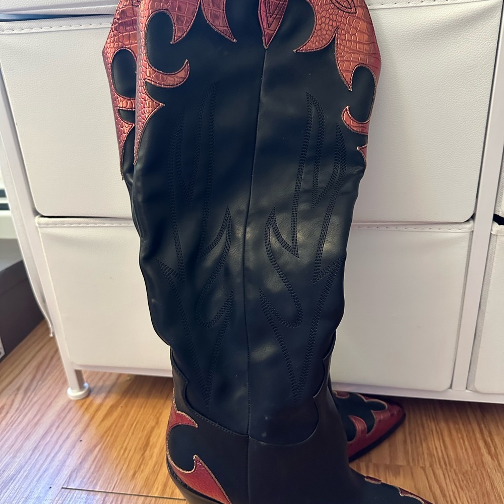 Jessica Simpson Black and Red Western Boots